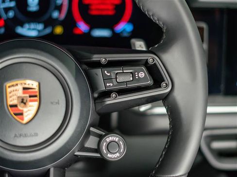 Certified 2026 Porsche Cayenne AWD/4WD image 19