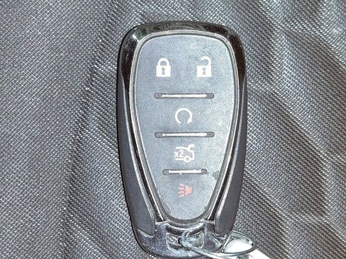 Used 2018 Chevrolet Equinox LT image 32