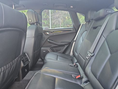 Used 2022 Porsche Macan S AWD/4WD image 15