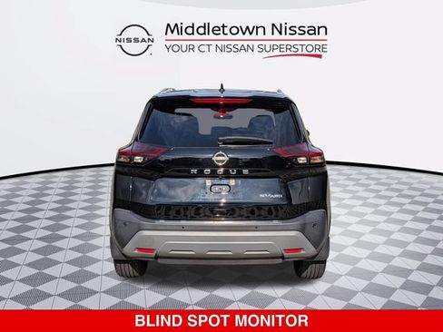 Certified 2022 Nissan Rogue SV w/ SV Premium Package AWD/4WD image 5