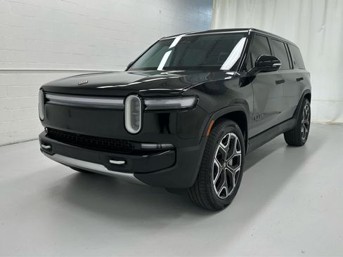 Used 2025 Rivian R1S Adventure AWD/4WD image 4