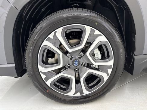 New 2025 Subaru Ascent Limited image 9