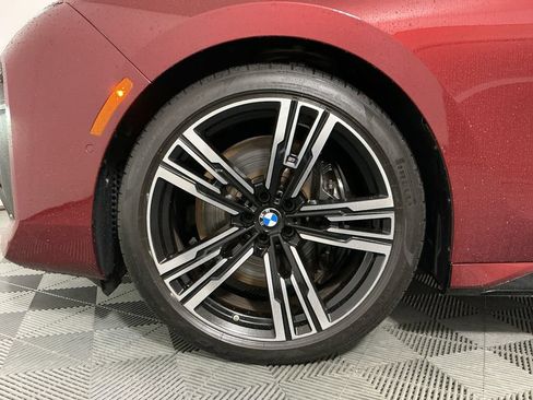 Certified 2025 BMW 740i xDrive w/ Premium Package AWD/4WD image 33