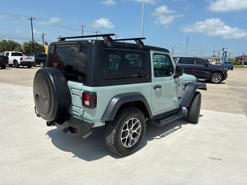 Used 2024 Jeep Wrangler Sport AWD/4WD image 3