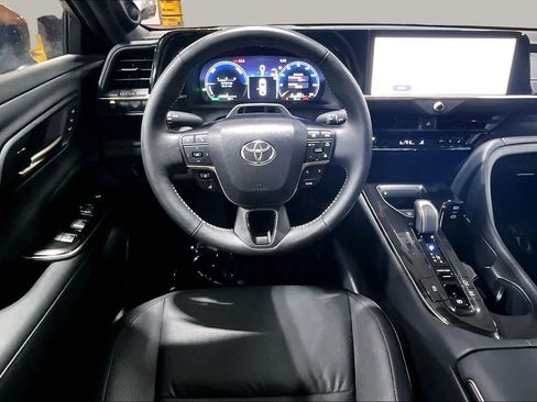 Used 2025 Toyota Crown w/ Advanced Technology Package AWD/4WD image 6