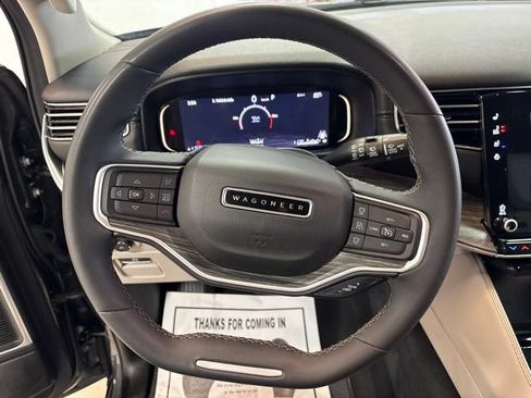 Used 2024 Jeep Wagoneer L Series II RWD image 30