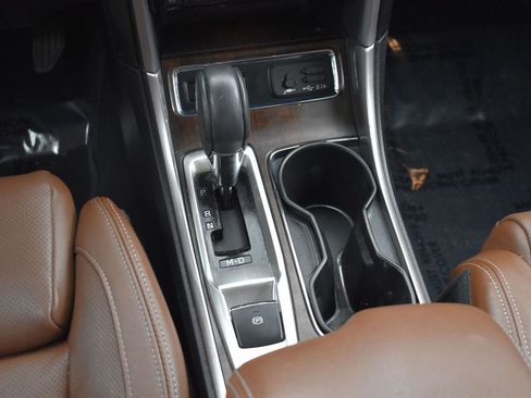 Used 2021 Subaru Ascent Touring w/ Popular Package #2A image 24