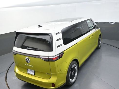 New 2025 Volkswagen ID. Buzz Pro S Plus AWD/4WD image 19