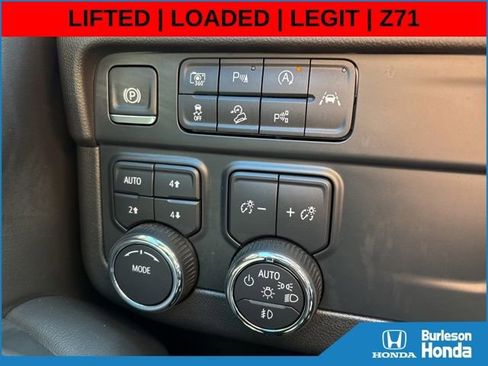 Used 2025 Chevrolet Suburban Z71 AWD/4WD image 10