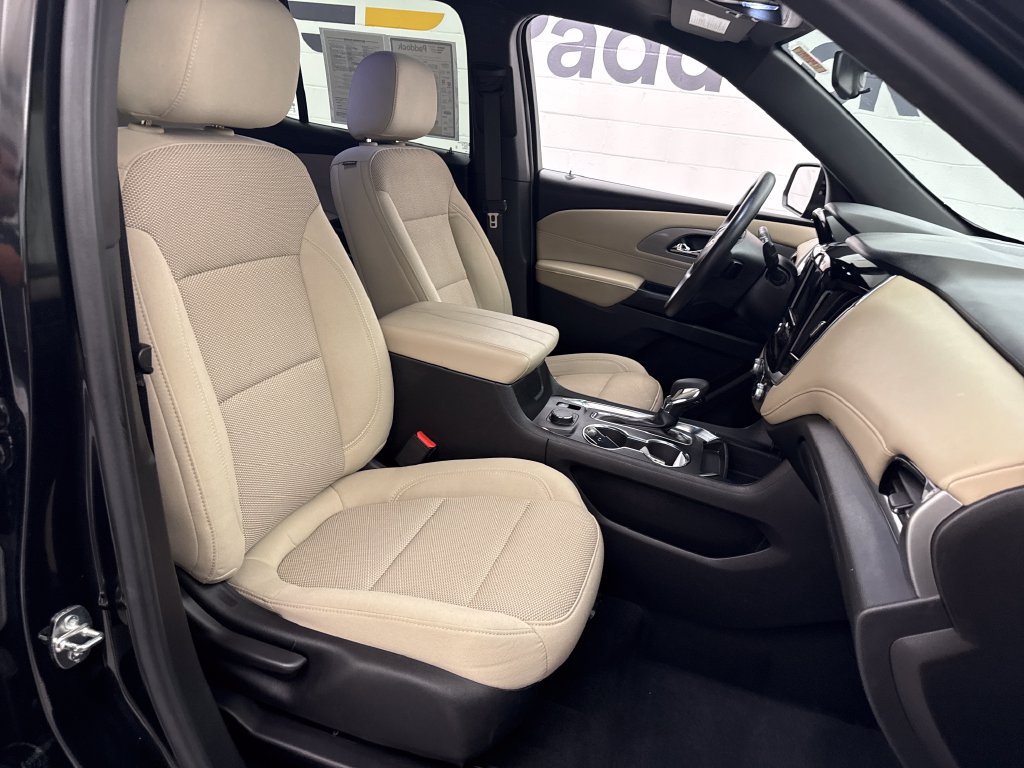 Used 2023 Chevrolet Traverse LS FWD image 27