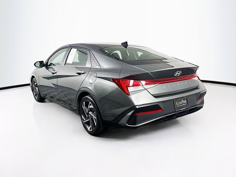 Used 2025 Hyundai Elantra SEL image 5