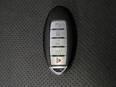Used 2017 Nissan Rogue SL w/ SL Premium Package FWD image 32