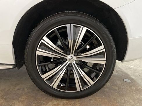 Used 2023 Volvo XC60 B5 Plus w/ Protection Package Premier image 30