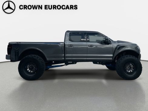 Used 2022 Ford F350 Lariat w/ Lariat Ultimate Package AWD/4WD image 3