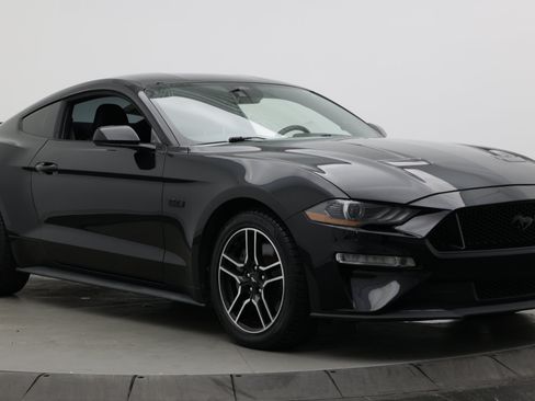Used 2021 Ford Mustang GT RWD image 3
