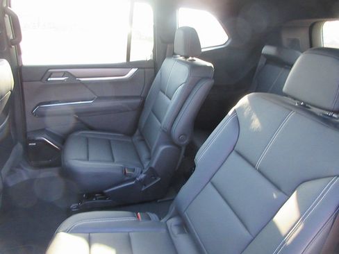 New 2026 GMC Acadia Elevation w/ Black Edition AWD/4WD image 13