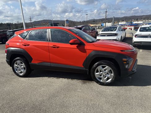 Used 2025 Hyundai Kona SE image 5