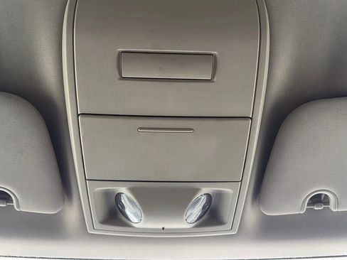 Used 2018 Dodge Grand Caravan SE image 19