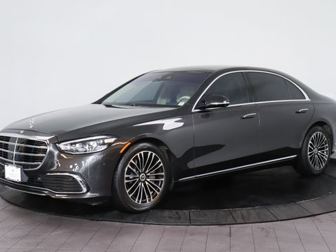 Used 2022 Mercedes-Benz S 580 4MATIC Sedan image 1