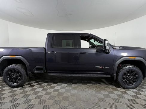 Used 2024 GMC Sierra 2500 AT4 w/ AT4 Premium Plus Package AWD/4WD image 9