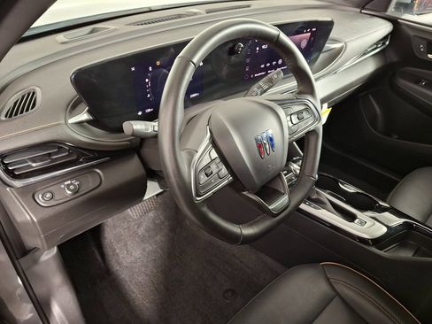 Used 2024 Buick Envista Avenir image 11