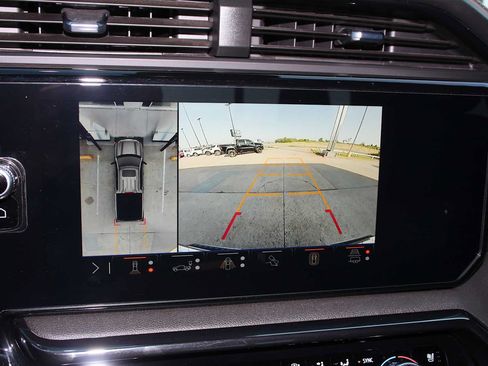 Used 2024 GMC Sierra 1500 AT4 w/ Technology Package AWD/4WD image 36