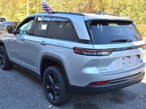 New 2025 Jeep Grand Cherokee Limited w/ Black Appearance Package image 6