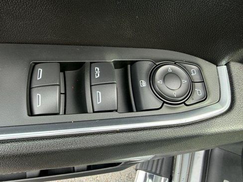 Used 2023 Chevrolet Silverado 1500 LT AWD/4WD image 22