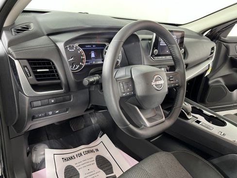 Used 2026 Nissan Rogue SV FWD image 14
