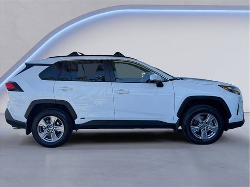 Used 2024 Toyota RAV4 LE AWD/4WD image 7