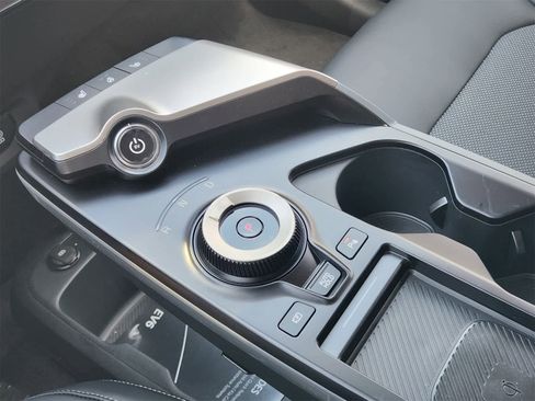 New 2025 Kia EV6 Light w/ Light LR Technology Package image 17