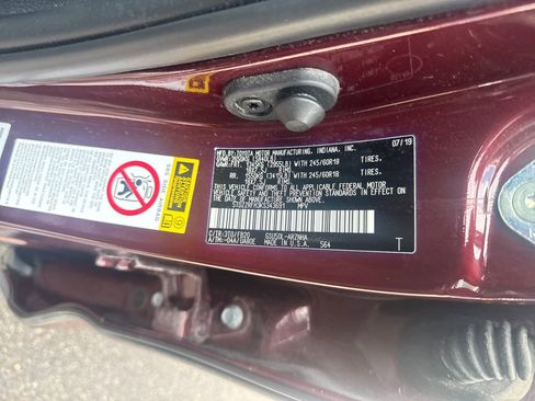 Used 2019 Toyota Highlander LE image 31