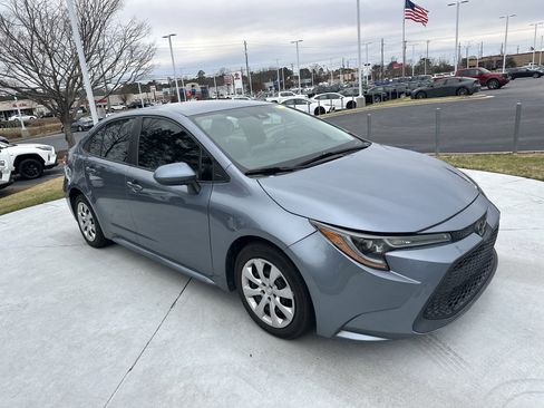 Used 2021 Toyota Corolla LE image 2