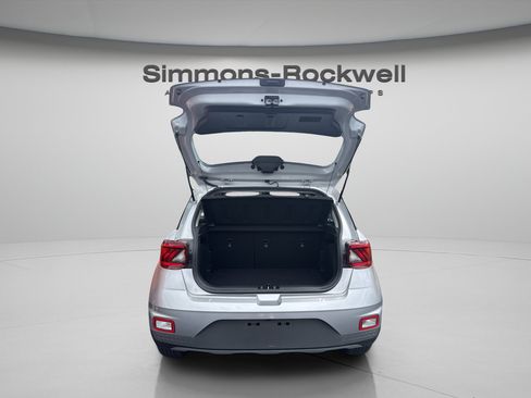 Used 2025 Hyundai Venue SEL FWD image 8