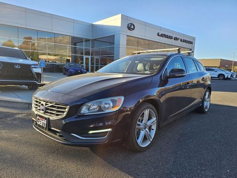 Used 2016 Volvo V60 T5 Premier image 1