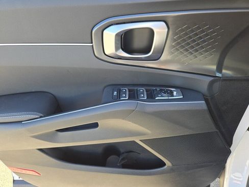 New 2026 Kia Sorento LX FWD image 9