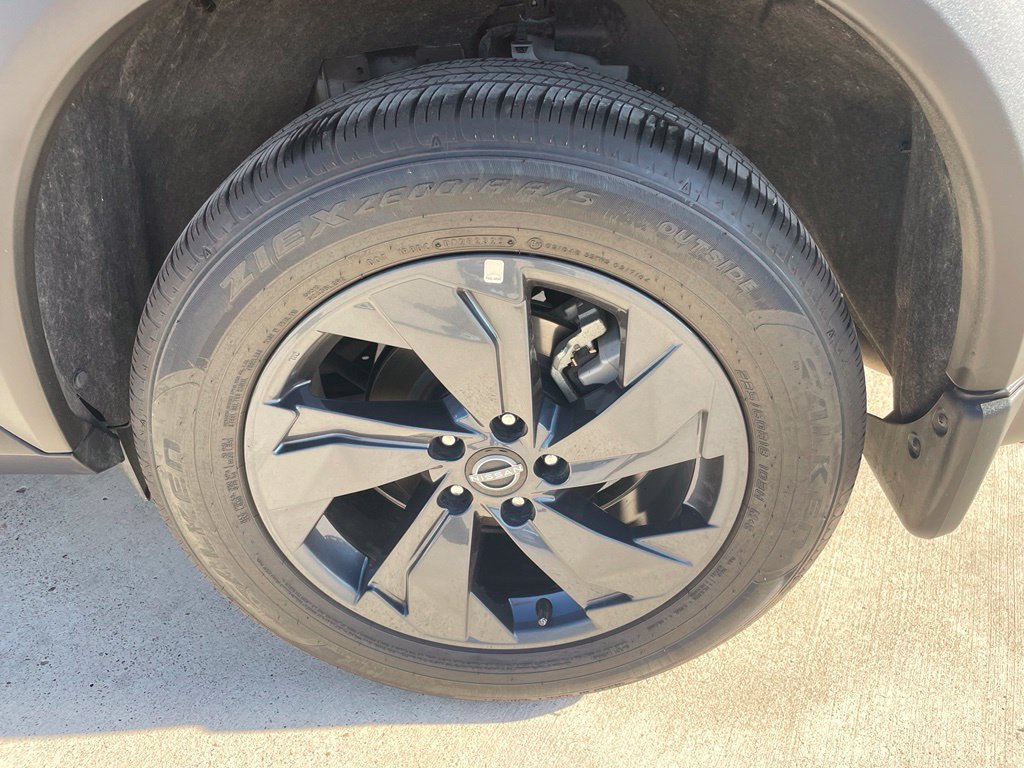 Certified 2026 Nissan Rogue SV FWD image 10