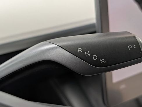 Used 2023 Tesla Model Y Long Range AWD/4WD image 19