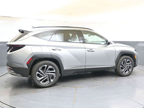 Used 2025 Hyundai Tucson Limited AWD/4WD image 6