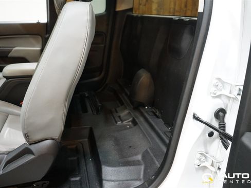 Used 2018 Chevrolet Colorado W/T image 18