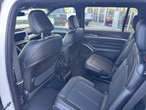 New 2026 Jeep Grand Cherokee L Limited AWD/4WD image 18
