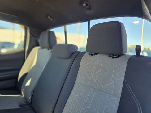 Used 2022 Toyota Tacoma TRD Off-Road image 18