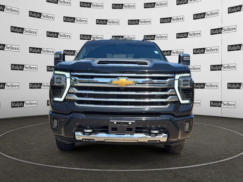 Used 2024 Chevrolet Silverado 3500 High Country w/ High Country Premium Package AWD/4WD image 8