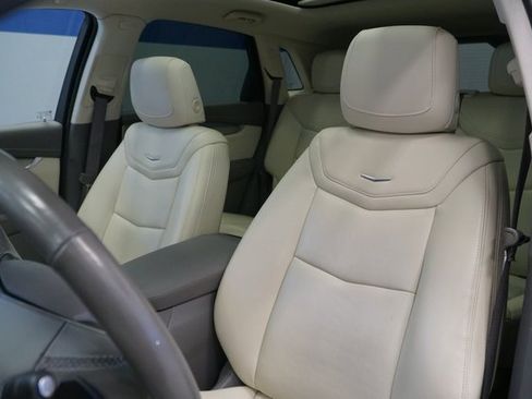 Used 2023 Cadillac XT5 Premium Luxury w/ Technology Package image 16