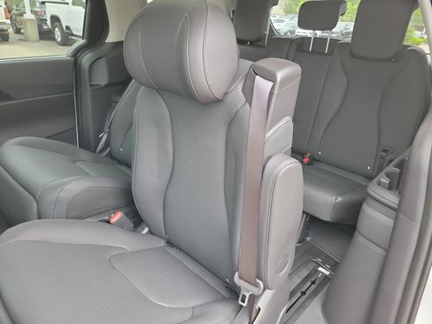 New 2026 Kia Carnival SX Prestige FWD image 7