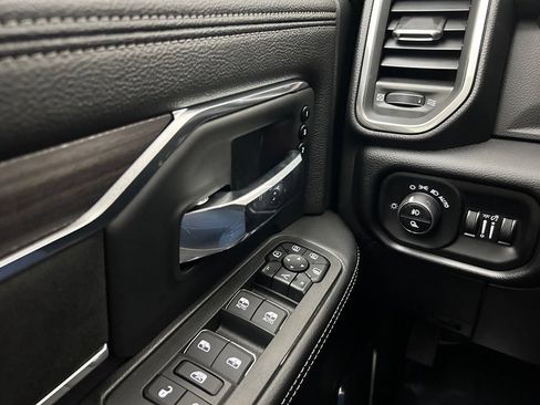 New 2026 RAM 2500 Laramie w/ Night Edition AWD/4WD image 19