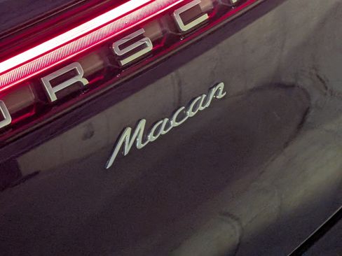 Used 2020 Porsche Macan image 18