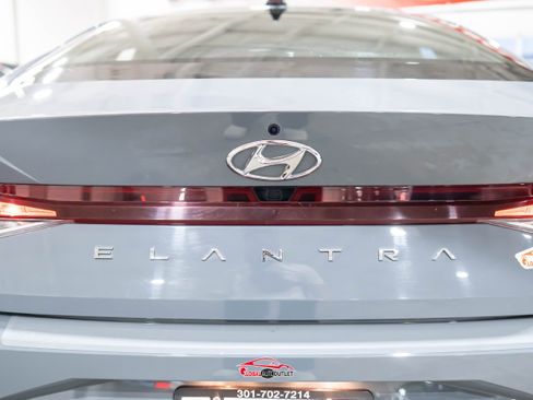 Used 2023 Hyundai Elantra SEL w/ Convenience Package image 41