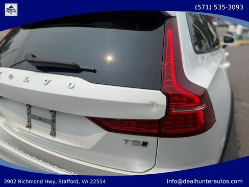 Used 2020 Volvo V60 T5 Cross Country AWD/4WD image 13