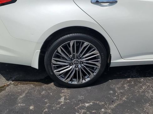 Certified 2025 Nissan Altima 2.5 SL FWD image 5